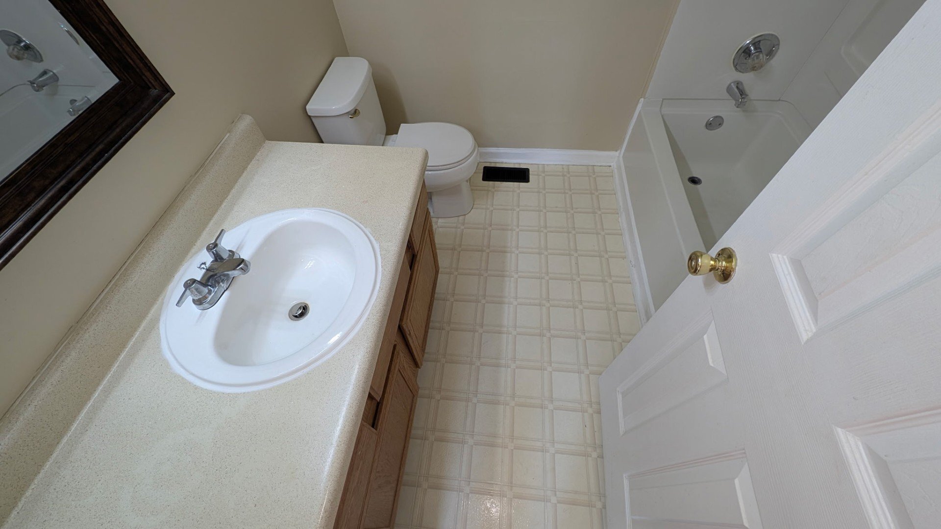 Building Photo - 3909 Meadow Creek Dr