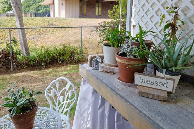 Building Photo - Beautiful 2 Bed, 2 Bath Condo in 62+ Community – Furnished or Unfurnished