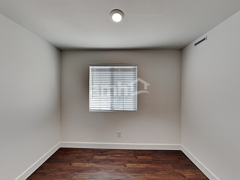 Building Photo - 2842 Hot Cider Ave