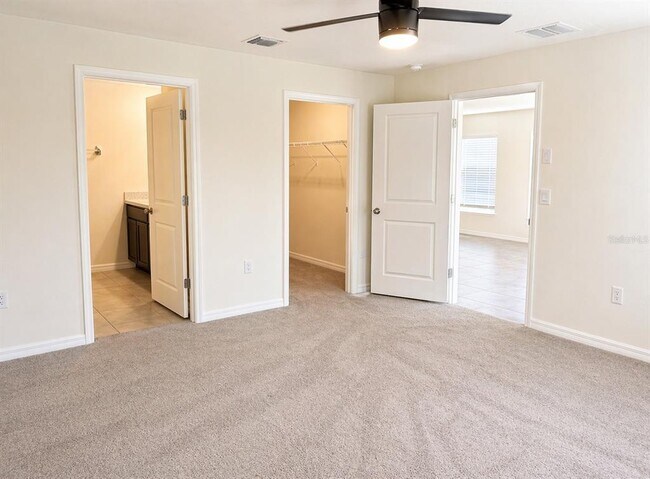 Building Photo - 16511 Mosaic Oar Dr