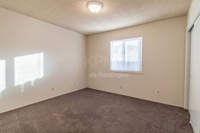 Building Photo - 2178 Lucerne Ave