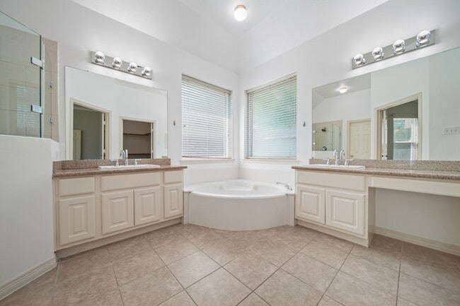 Building Photo - 9507 Pecan Glen Ct