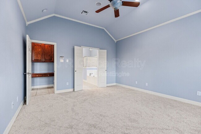 Building Photo - 1405 Gunnison Dr