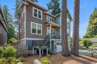 Building Photo - 5Bd/3.25Ba Seattle House