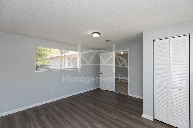 Building Photo - 4452 Bedivere Rd