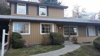 Building Photo - Occupied, do not disturb tenants. 1950's Craftsman 2br 2ba duplex on two levels, lawncare provide...