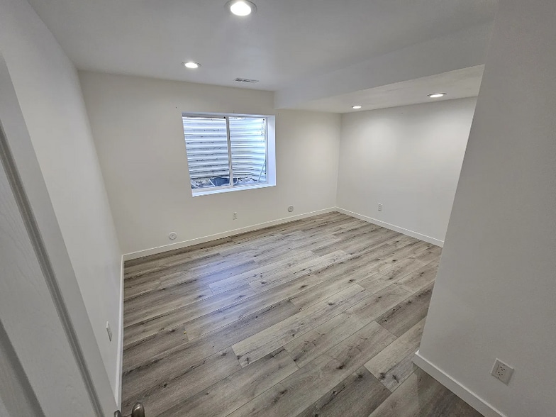 Building Photo - 1691 40 E