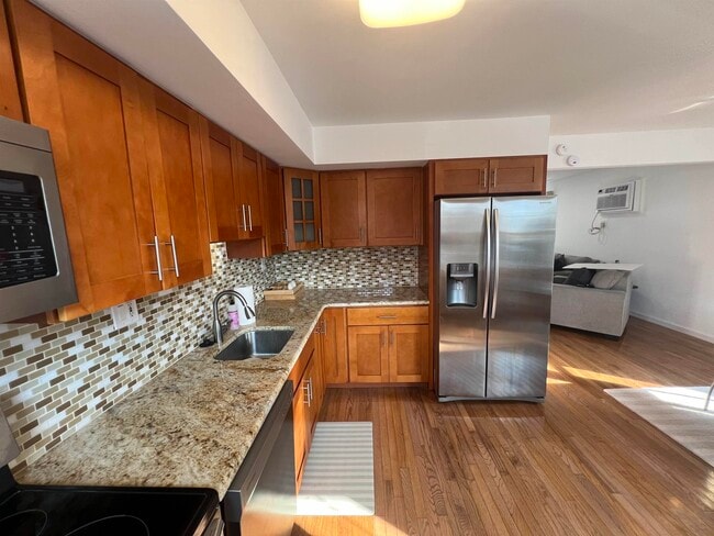 Building Photo - 9709 Monmouth Ave
