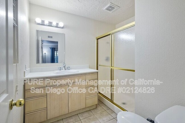 Building Photo - 2253 Raintree Pl