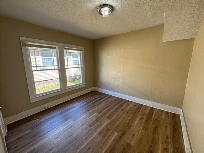 Building Photo - 134 N Carlen St