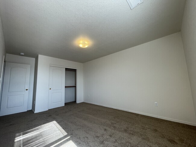 Building Photo - 3200 Ocate Meadows Ct NE