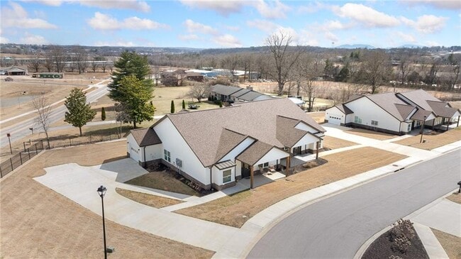 Building Photo - 51 Countryside Cir