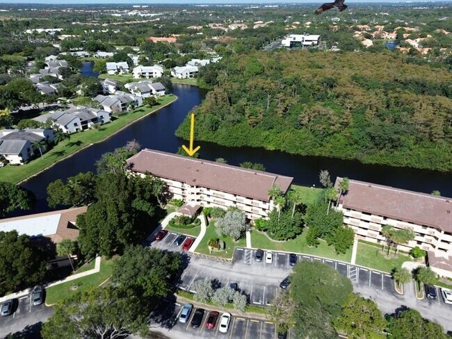 Building Photo - 2659 Carambola Cir N