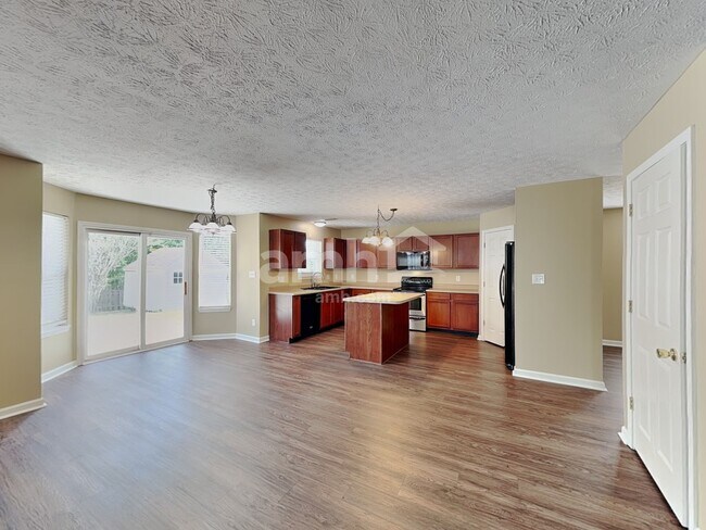 Building Photo - 1376 Blue Ridge Ln