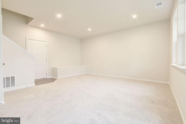 Building Photo - 3108 Laurel Hl Rd