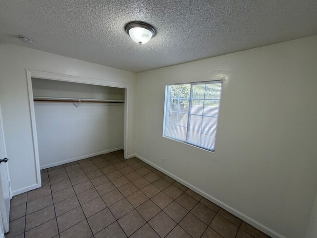 Building Photo - 311 E McElhany Ave