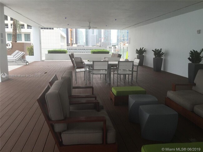 Building Photo - 500 Brickell Ave
