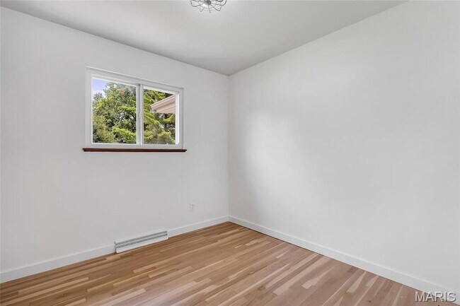 Building Photo - 524 Cheryl Ann Dr