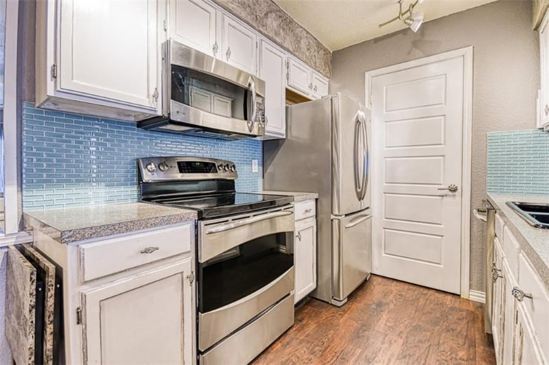 Building Photo - 3000 Chautauqua Ave