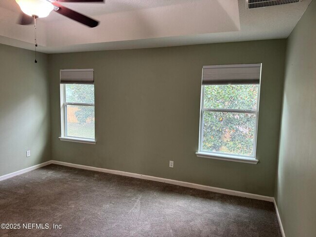 Building Photo - 348 Auburn Oaks Rd E