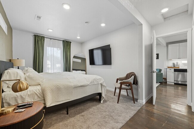 Building Photo - 1123 Prosser Ave