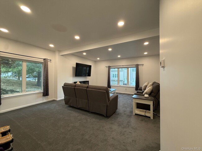 Building Photo - 3 Highview Ct