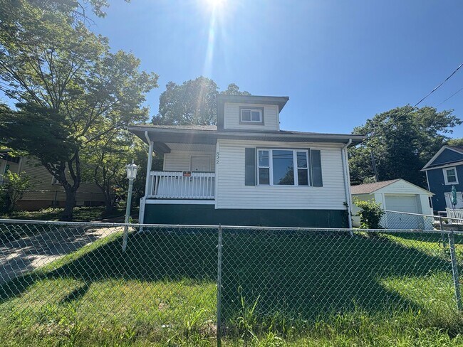 Building Photo - Stunning 3 bedroom 2 bathroom single family house available in Asbury Park!