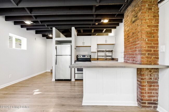 Building Photo - 1212 Krieger St