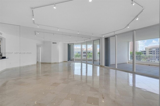 Building Photo - 715 Crandon Blvd