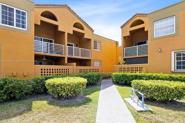 Primary Photo - 9741 Fontainebleau Blvd