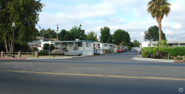 Primary Photo - Sunset Mobile Manor