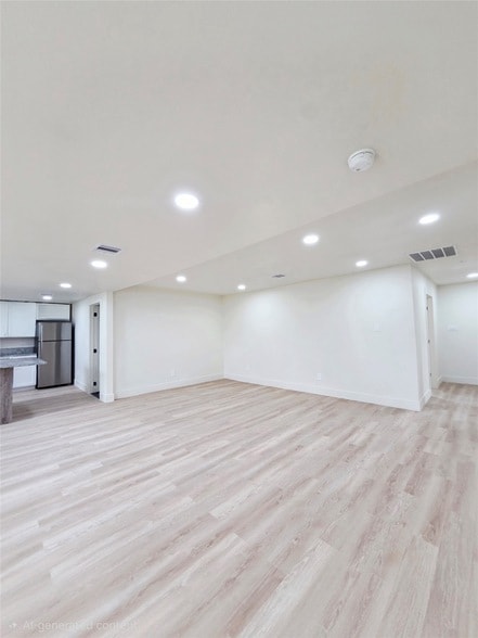 Building Photo - 4607 Englewood St