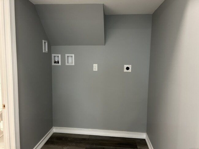 Building Photo - 22 Hawthorne St