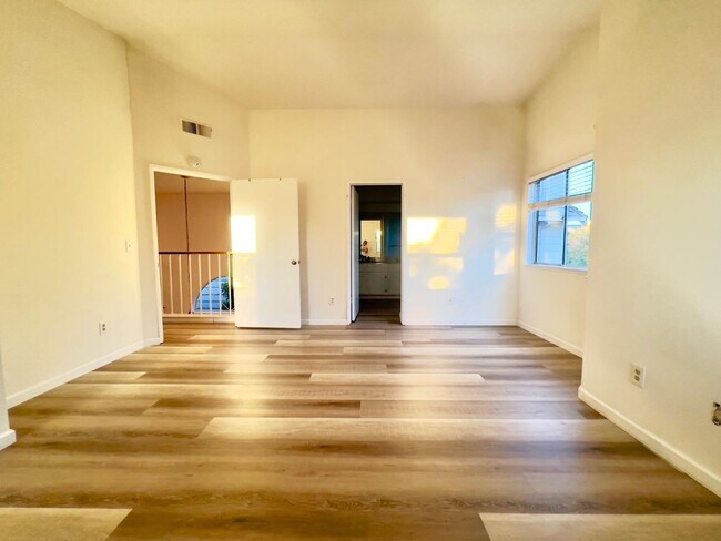 Building Photo - 479 Tioga Ct