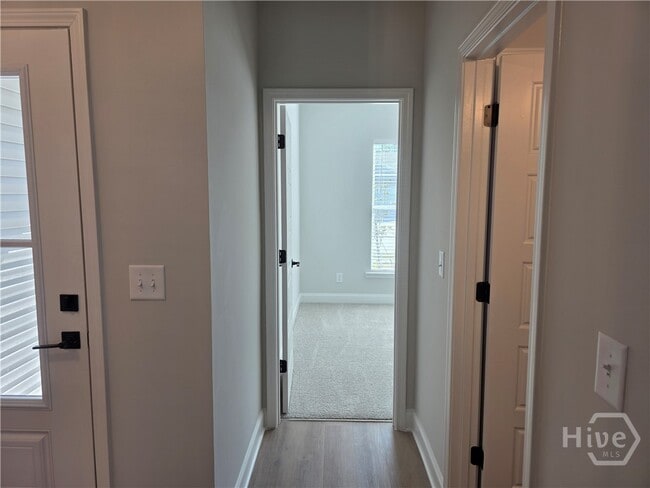 Building Photo - 330 Crosswinds Dr