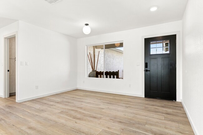 Building Photo - 6021 E Acoma Dr