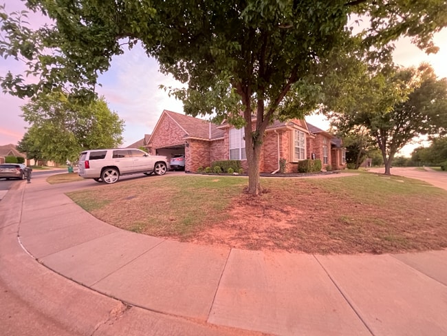 Building Photo - 16721 Farmington Way