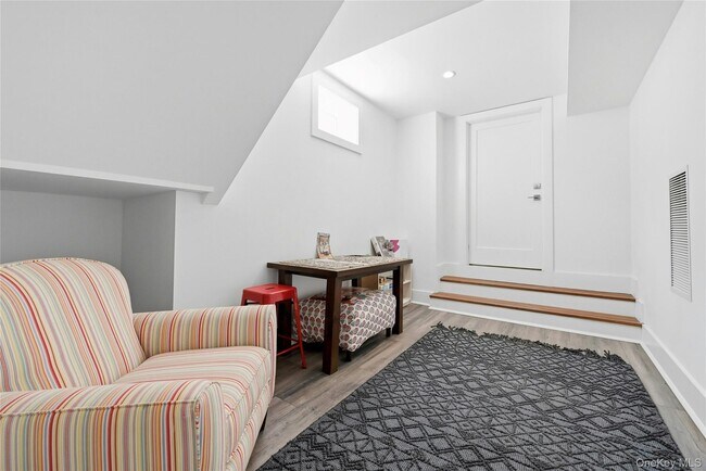 Building Photo - 43 Smugglers Path