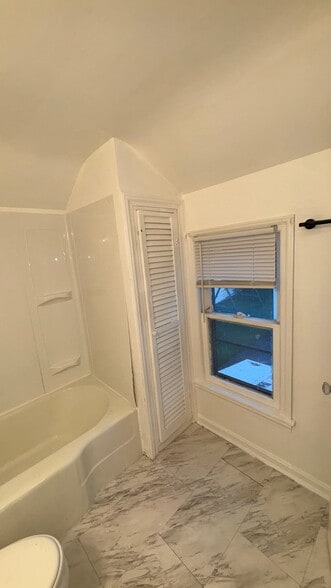 Building Photo - 5566 Beechwood Ave