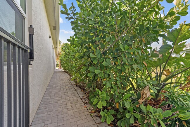 Building Photo - 5934 Buttonbush Dr