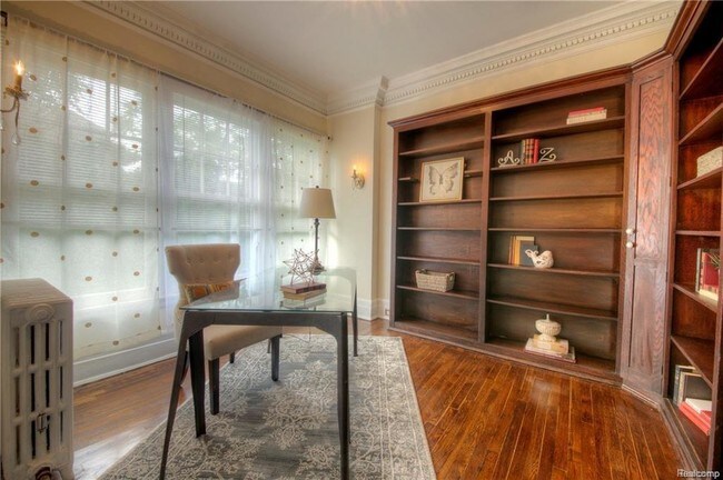 Building Photo - 22 Edison St