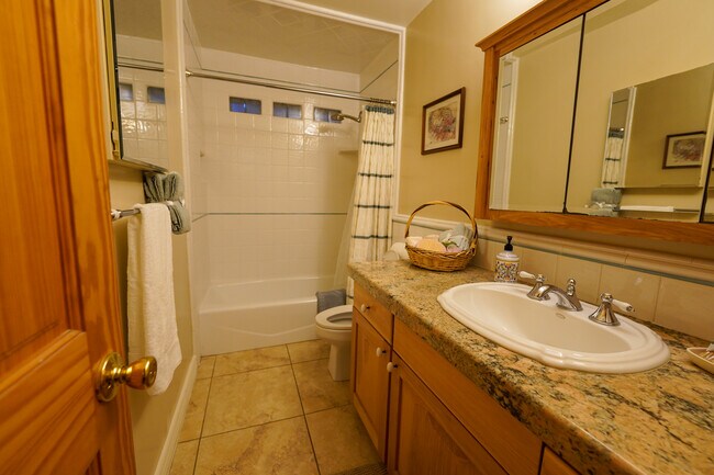 Hall Bath - 23437 Vanowen St