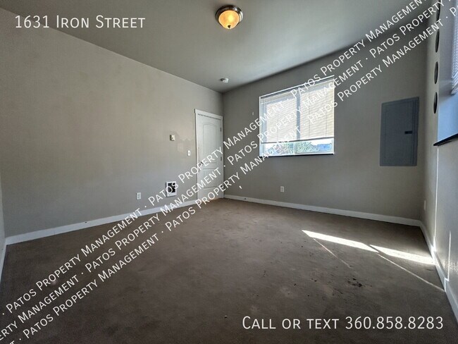 Building Photo - 1631 Iron St