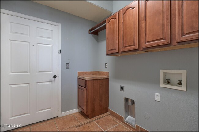 Building Photo - 6300 Franklin Vista Dr