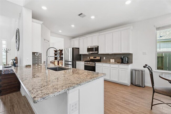 Building Photo - 9414 Camden Clf Ct