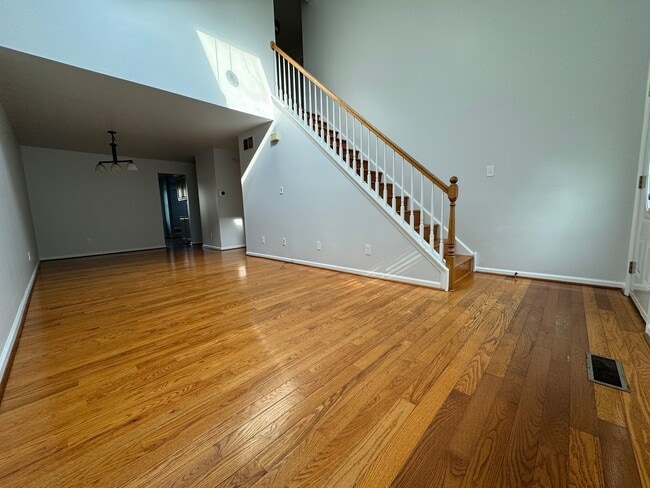 Building Photo - THREE BEDROOM  w Finished Basement- PARKLA...