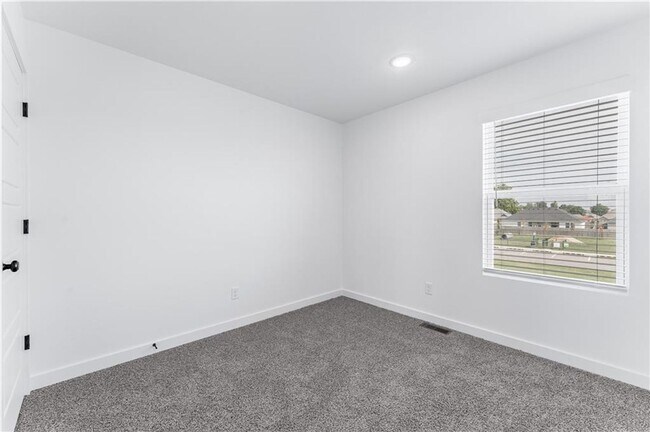 Building Photo - Now Leasing - Featherston Village - Modern Living - LEASING SPECIAL!