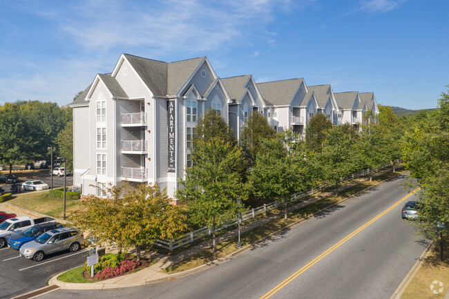 Building Photo - The Residences at the Manor Apartments