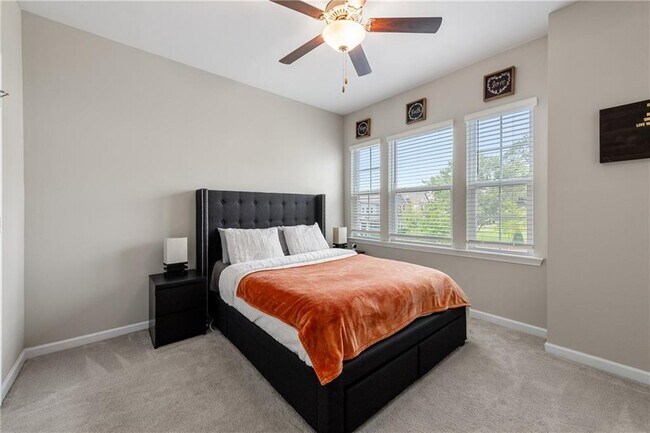 Building Photo - 3363 Park Pointe Cir