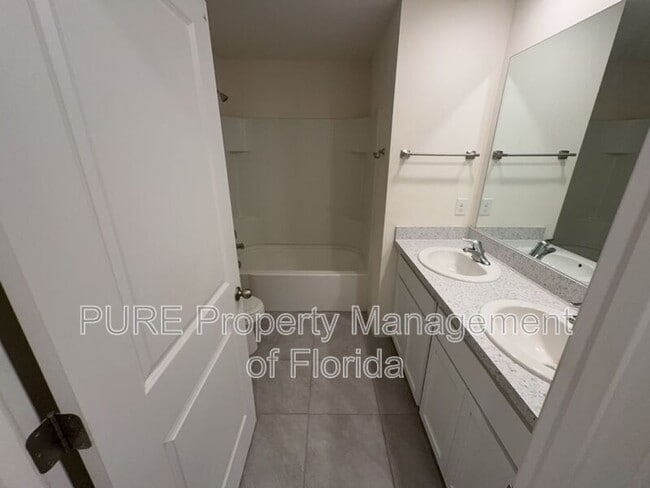 Building Photo - 618 SE 65th Terrace